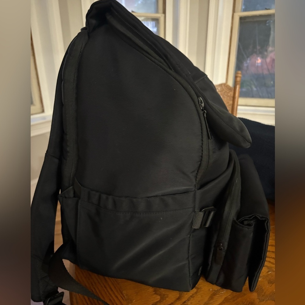 BEIS Ultimate Diaper Bag- sold out new version - Picture 10 of 10
